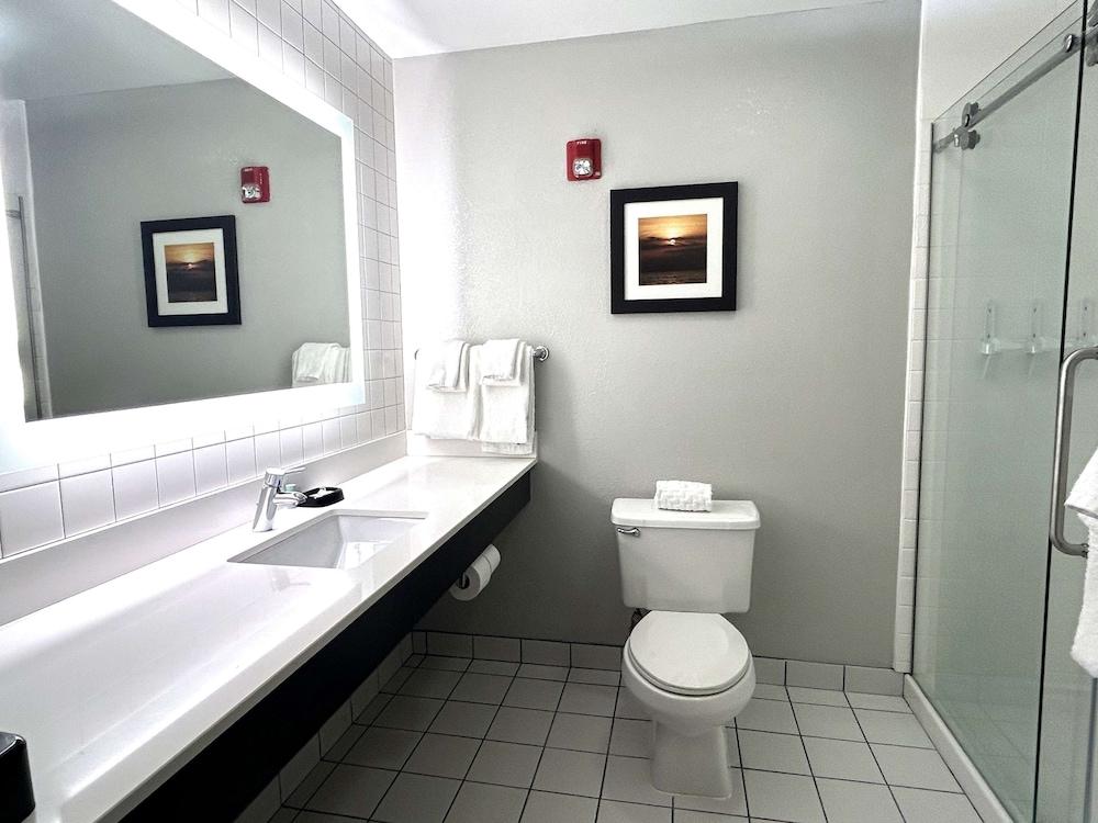 Best Western Erie Inn & Suites photo 9