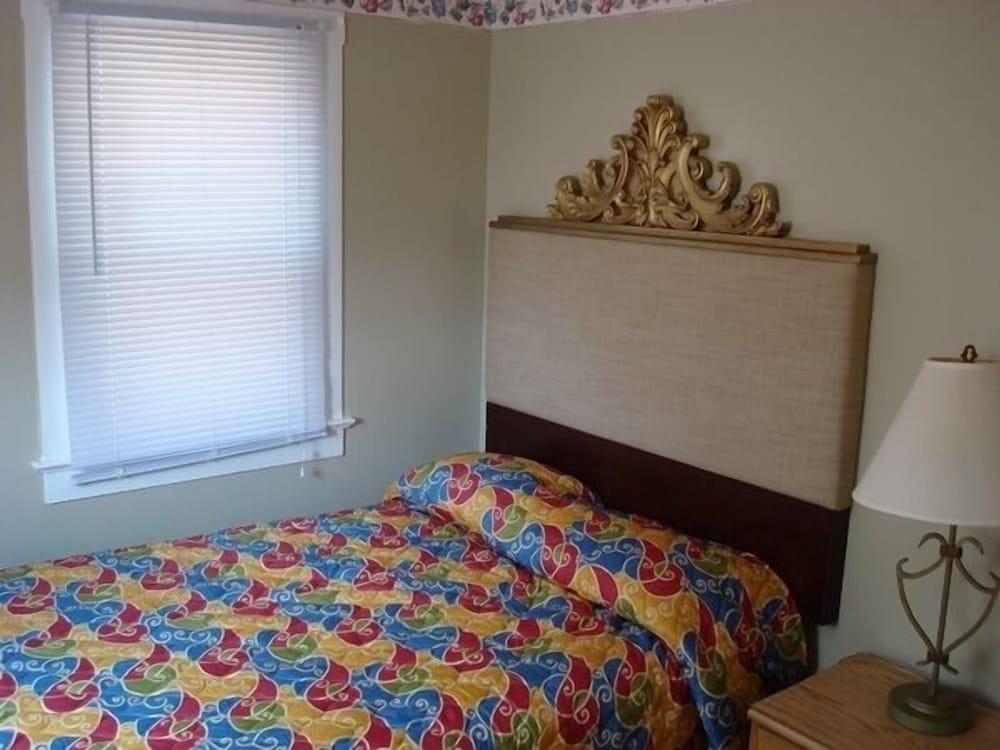 Four Winds Motel photo 8