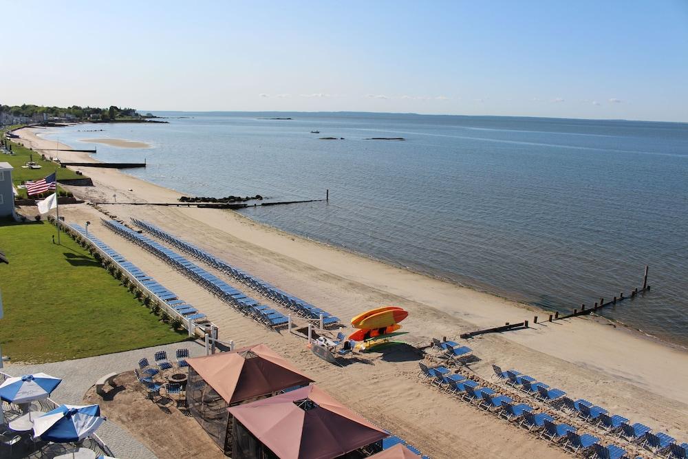 Water's Edge Resort & Spa photo 76
