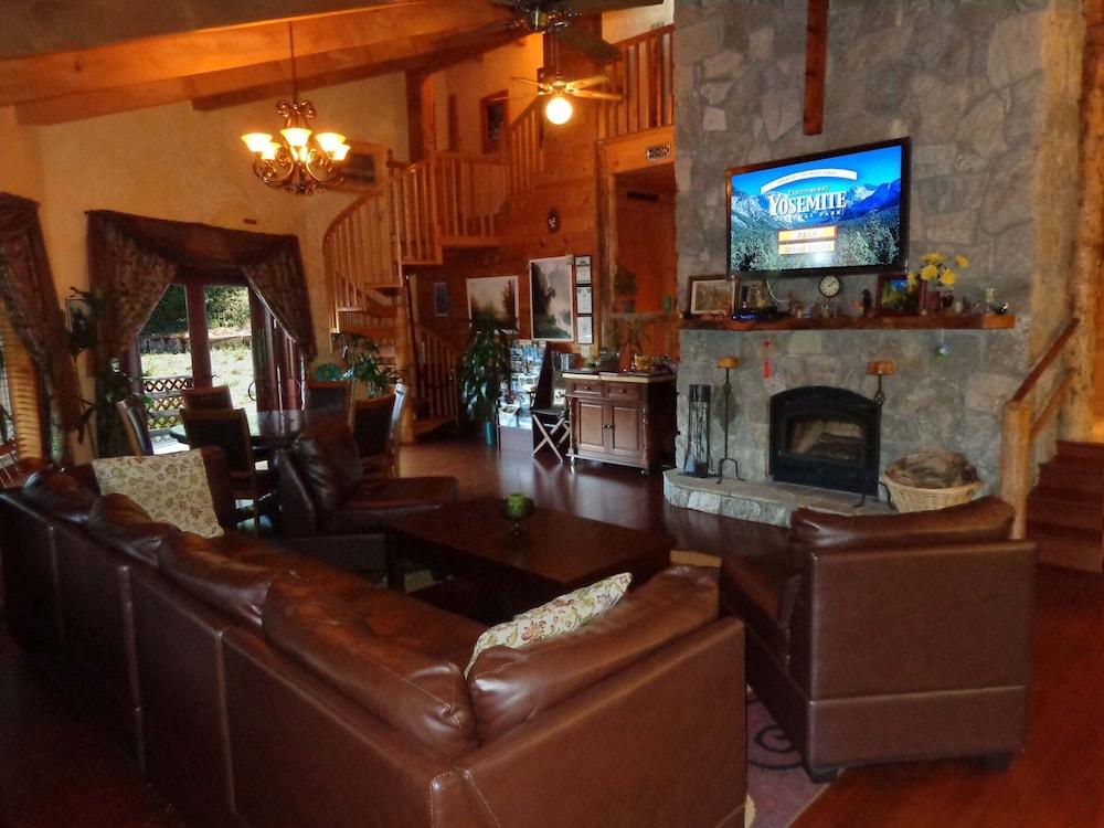 Evergreen Haus photo 2