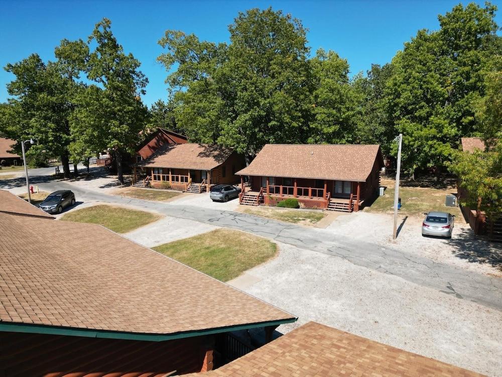Crown Point Resort photo 50
