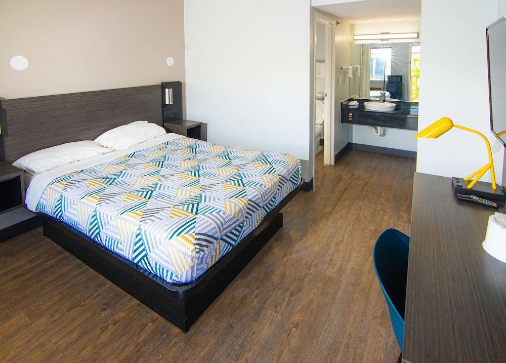 Motel 6 Lantana, FL photo 22
