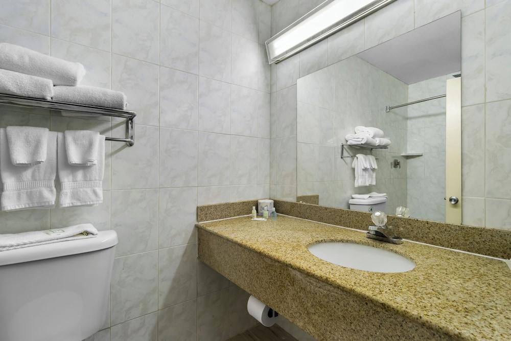 Hiltop Hotel photo 11