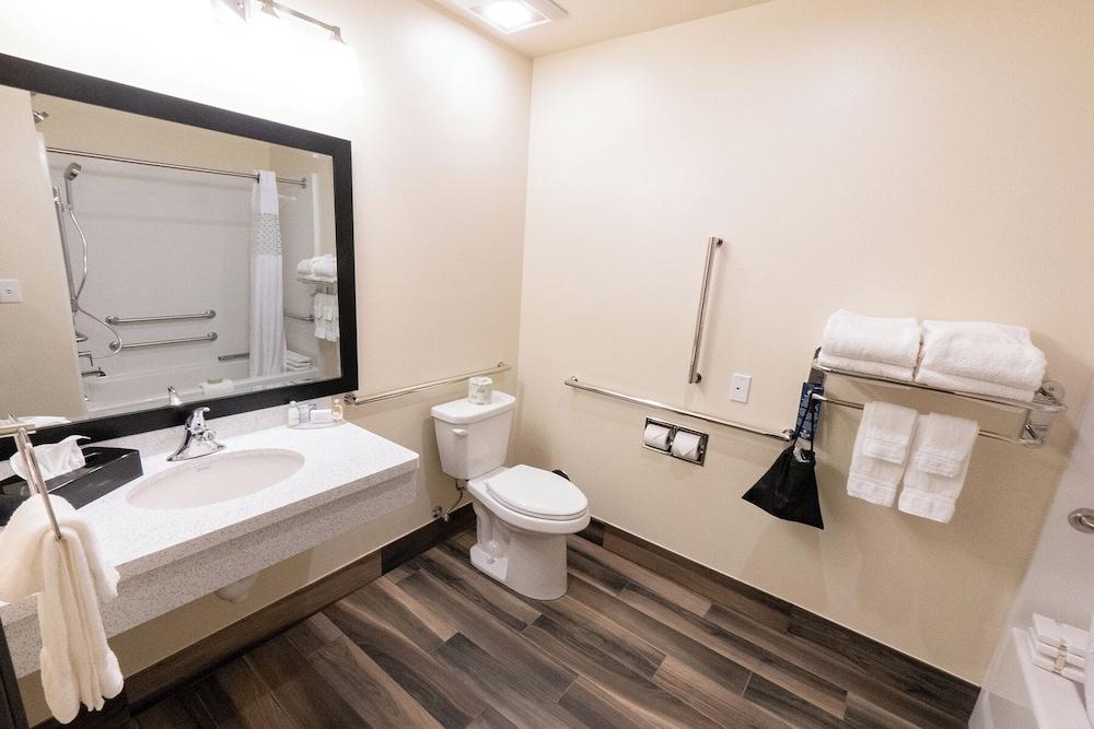 Cobblestone Inn & Suites - Sheldon photo 9
