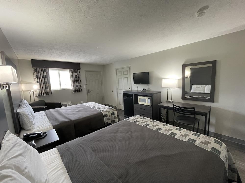 Embassy Inn photo 11