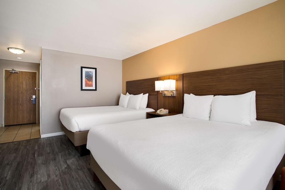 Best Western Gallup West photo 33