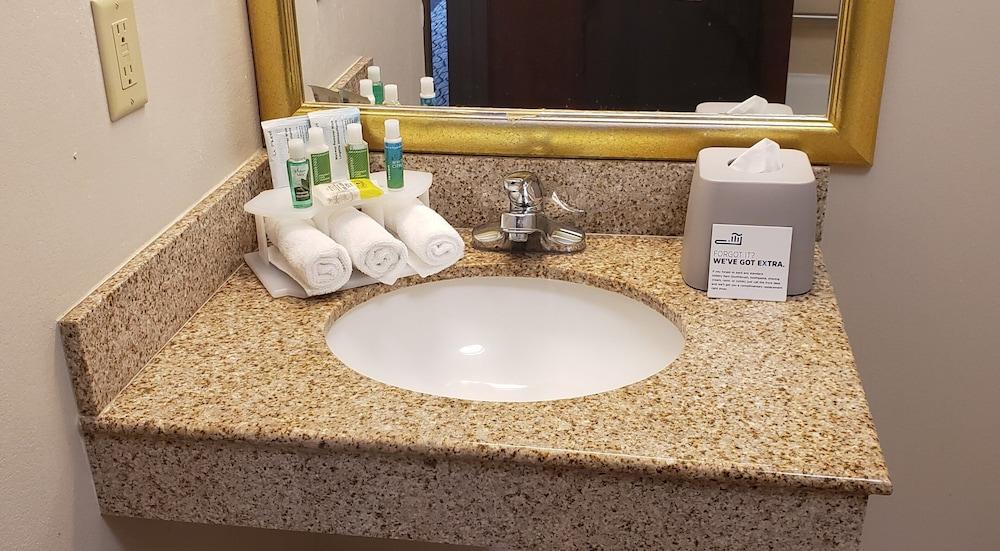 Holiday Inn Express Hotel & Suites San Angelo by IHG photo 12