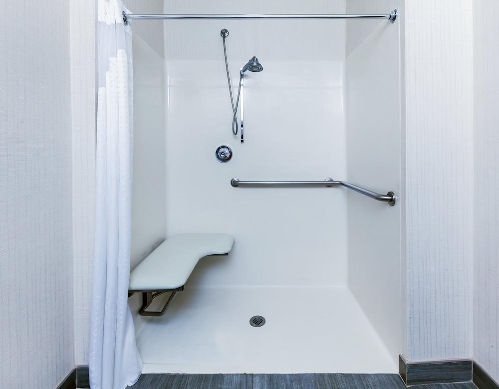 Holiday Inn Express & Suites Houston East, by IHG photo 23