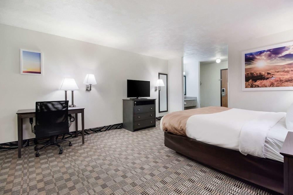 Quality Inn & Suites McCook photo 13