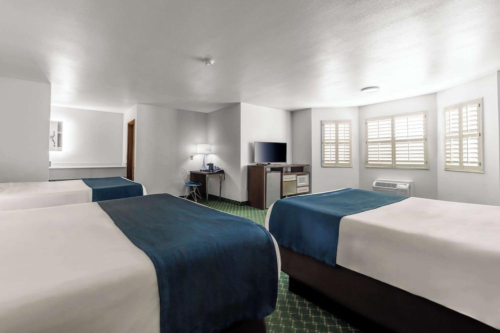 Days Inn & Suites by Wyndham Flagstaff Near University photo 7