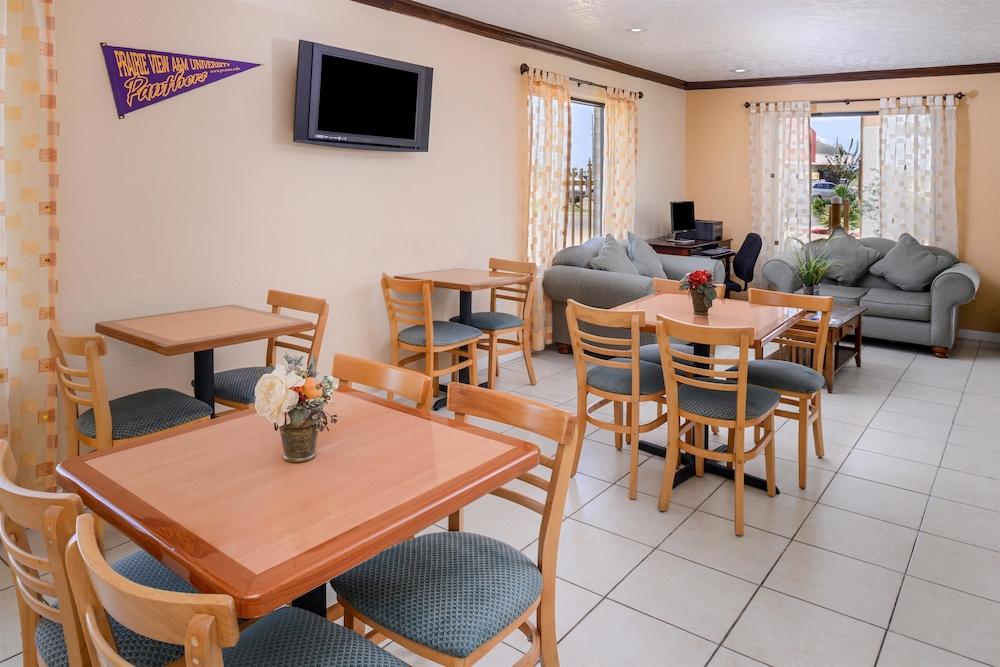 Americas Best Value Inn & Suites Waller Prairie View photo 27