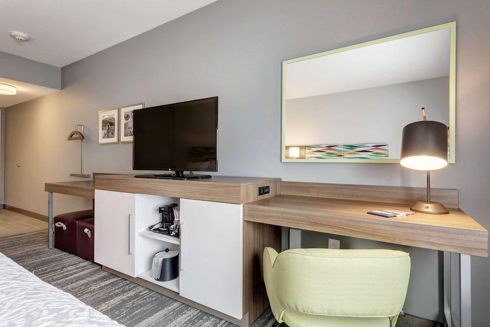 Hampton Inn St. Louis Wentzville photo 18