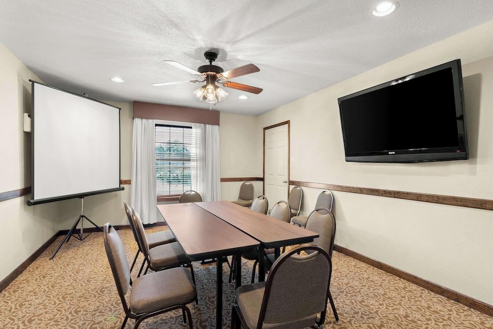 Best Western George West Executive Inn photo 23