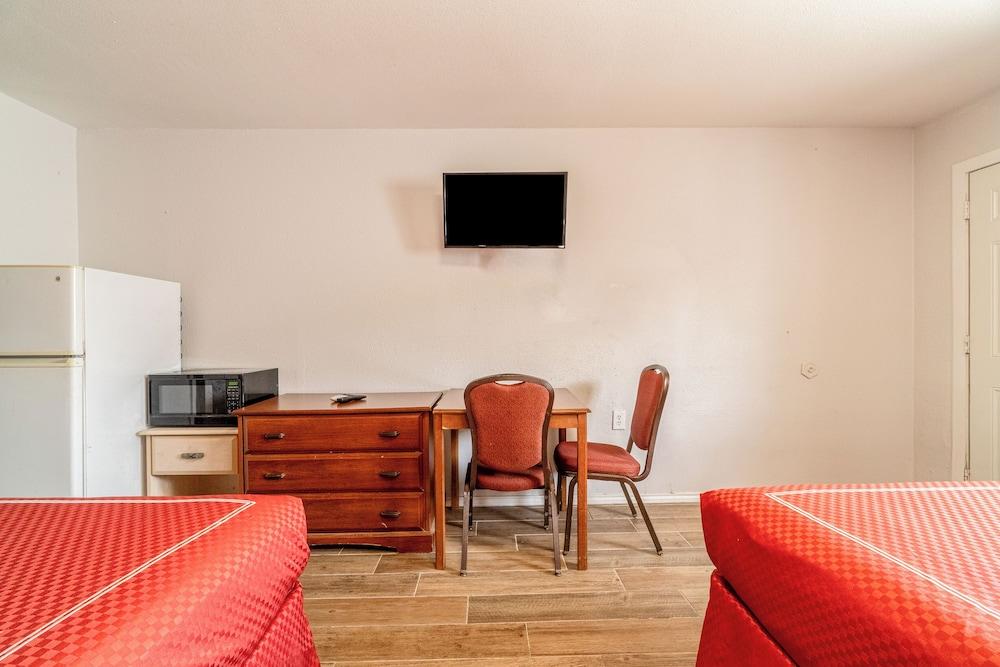 OYO Budget Inn Falfurrias Hwy 281 photo 58