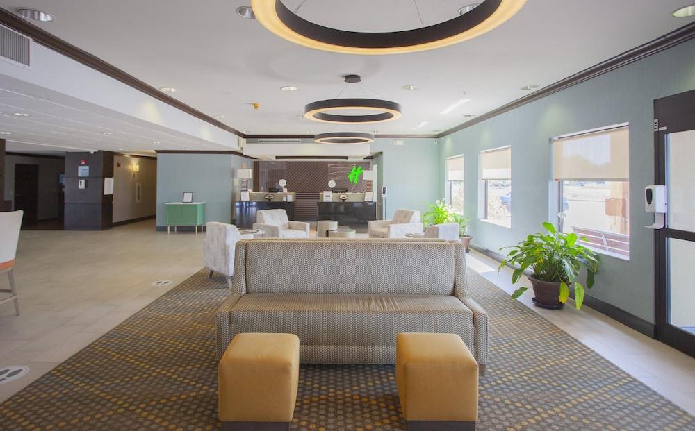 Holiday Inn & Suites Spring- The Woodlands Area by IHG photo 8