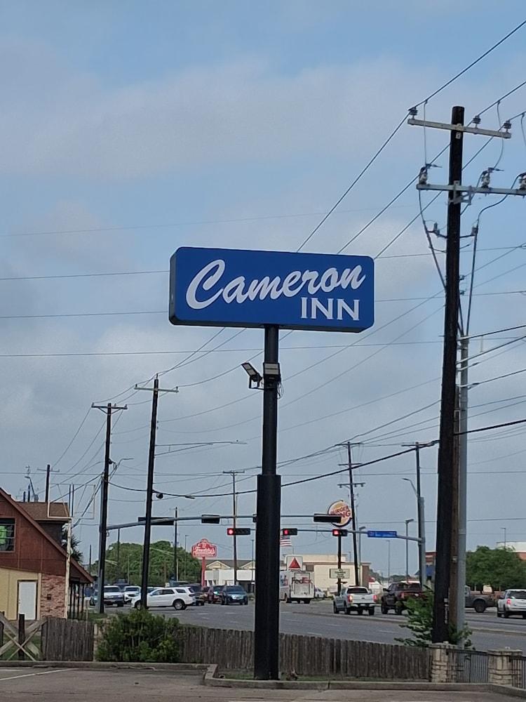 Cameron Inn & suites photo 9