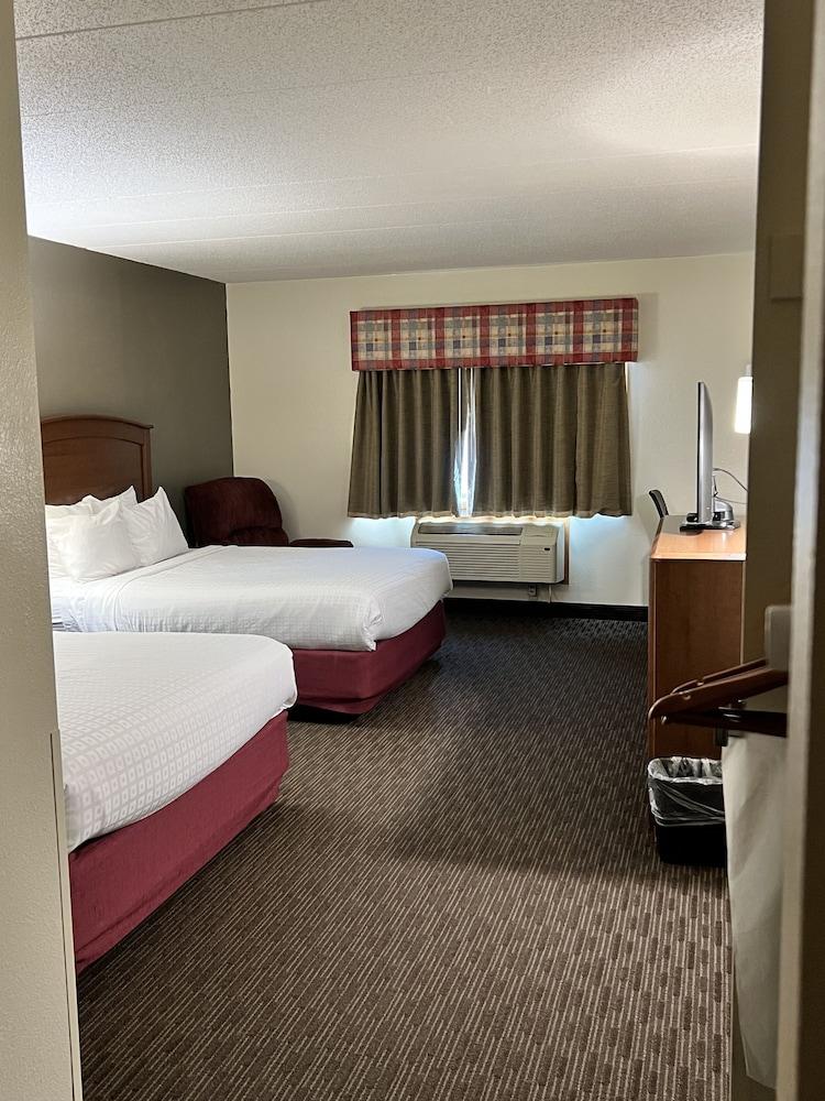 AmericInn by Wyndham Iowa Falls photo 12