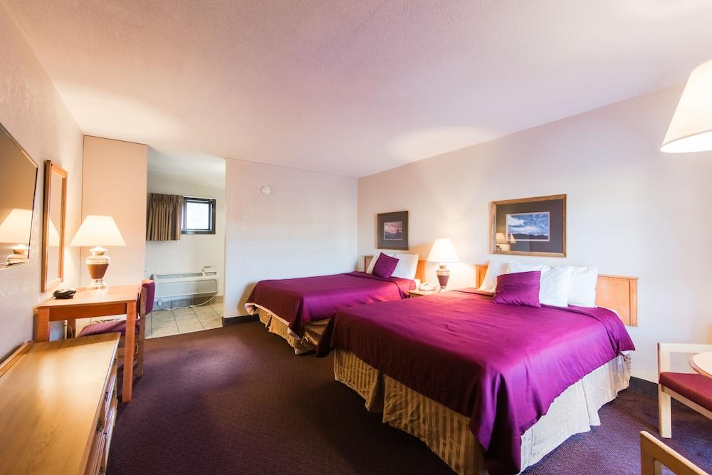 Mountain House Inn photo 11