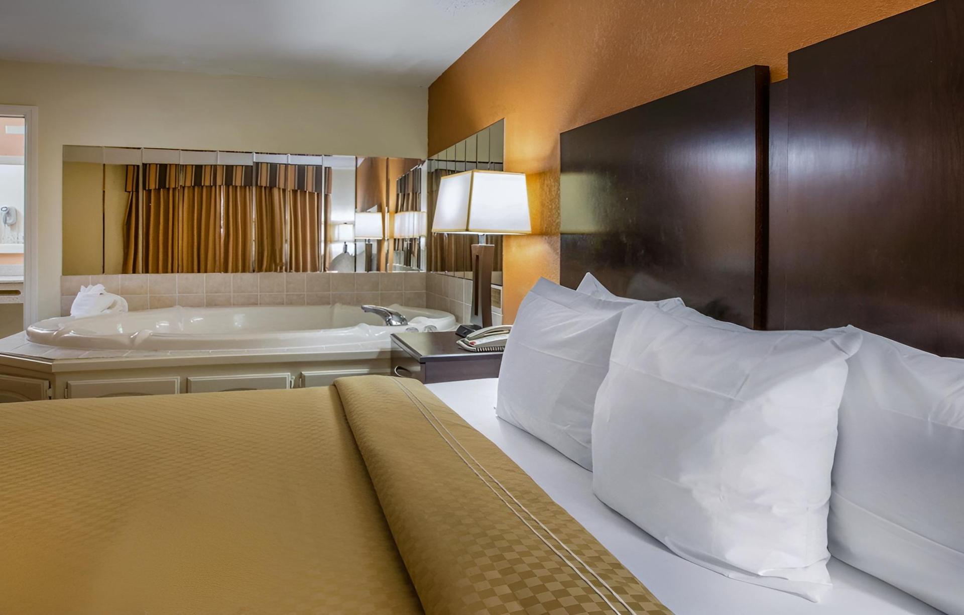 Clarion Suites Augusta photo 10