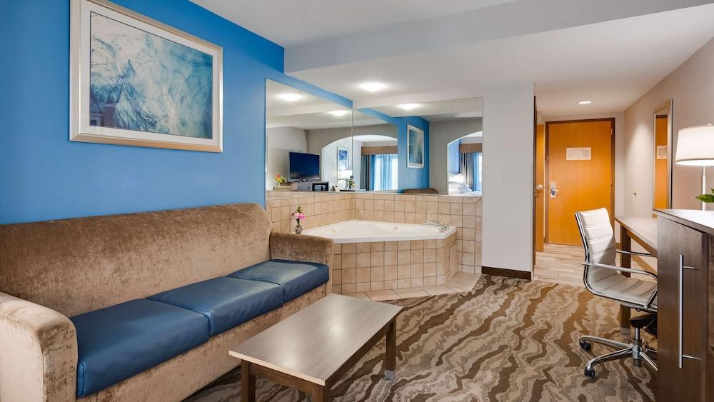Best Western Plus River Escape Inn & Suites photo 18