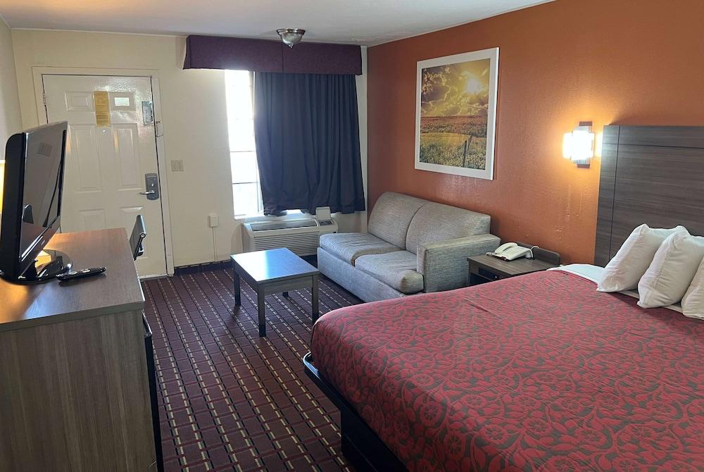 Days Inn by Wyndham El Reno photo 4