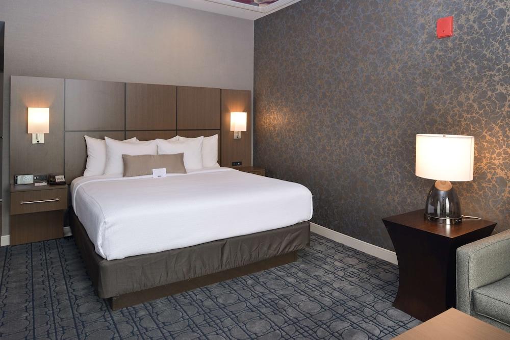 Best Western Plus Coalinga Inn photo 42