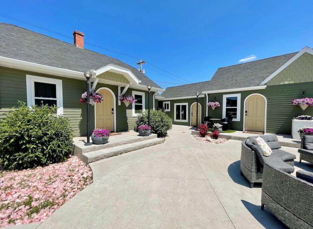 EO Bungalows – Adults Only photo 1