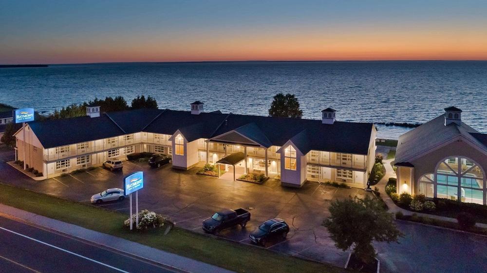 Baymont by Wyndham St. Ignace Lakefront photo 42