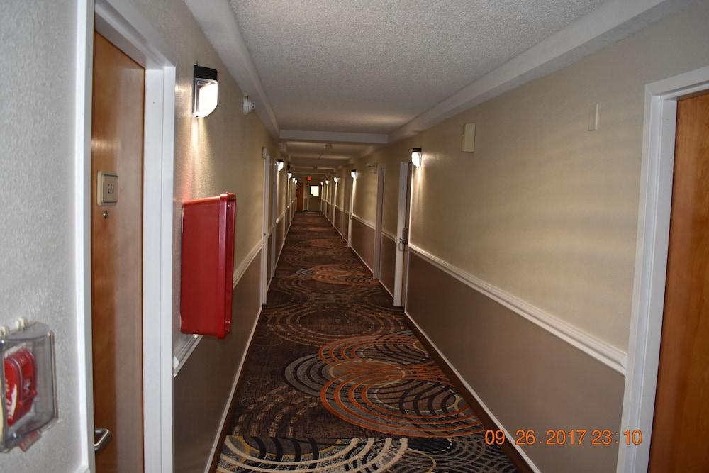 MHO Hotel Bordentown photo 28