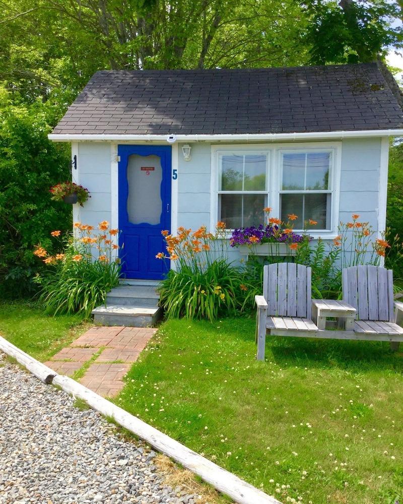 Isleview Motel and Cottages photo 12
