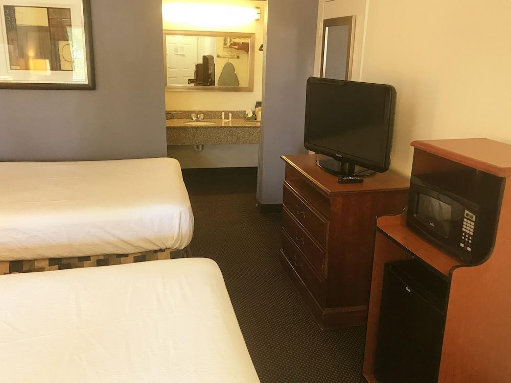 Days Inn & Suites by Wyndham Mobile photo 16