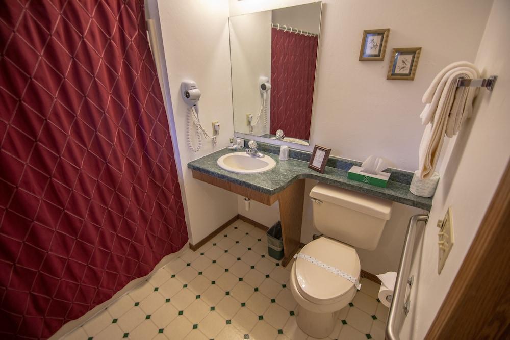 Ridges Inn & Suites photo 13