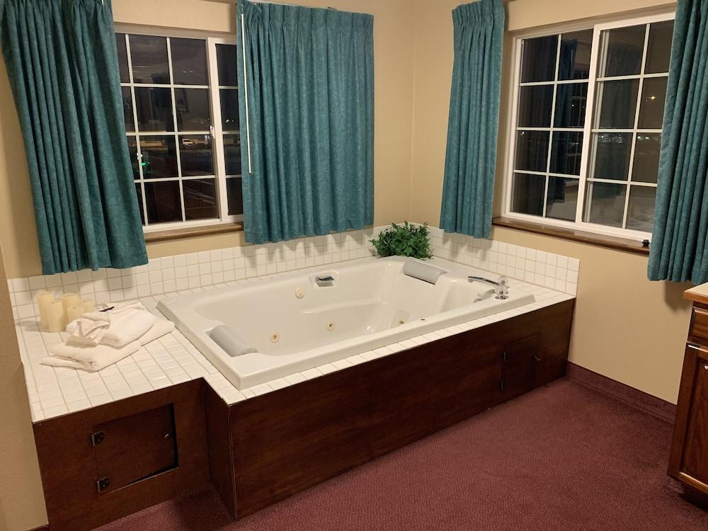 Morgan Inn And Suites photo 61