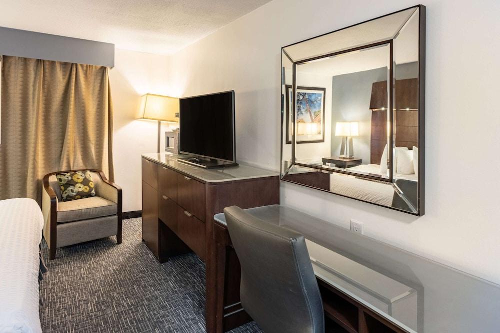 Quality Inn & Suites Caribou photo 48