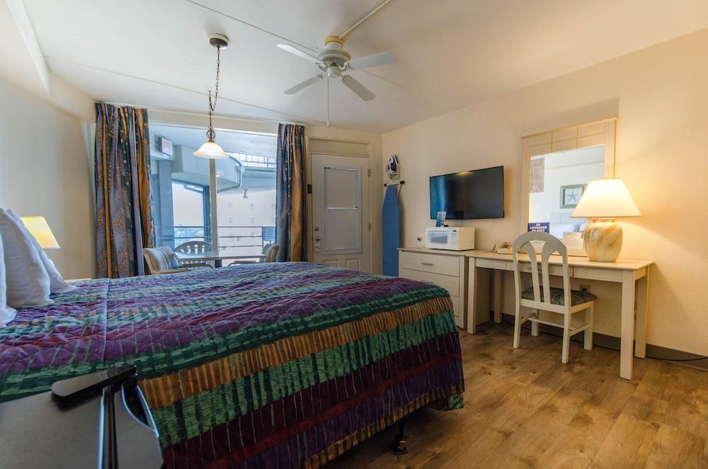 Royal Hawaiian Motel photo 19
