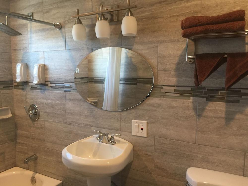 Tradewinds Hotel LAX Airport photo 34