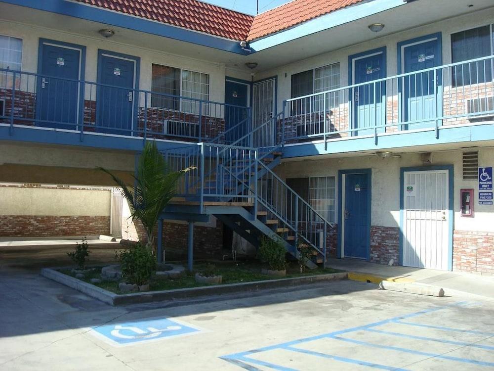 Scottish Inns Long Beach photo 3