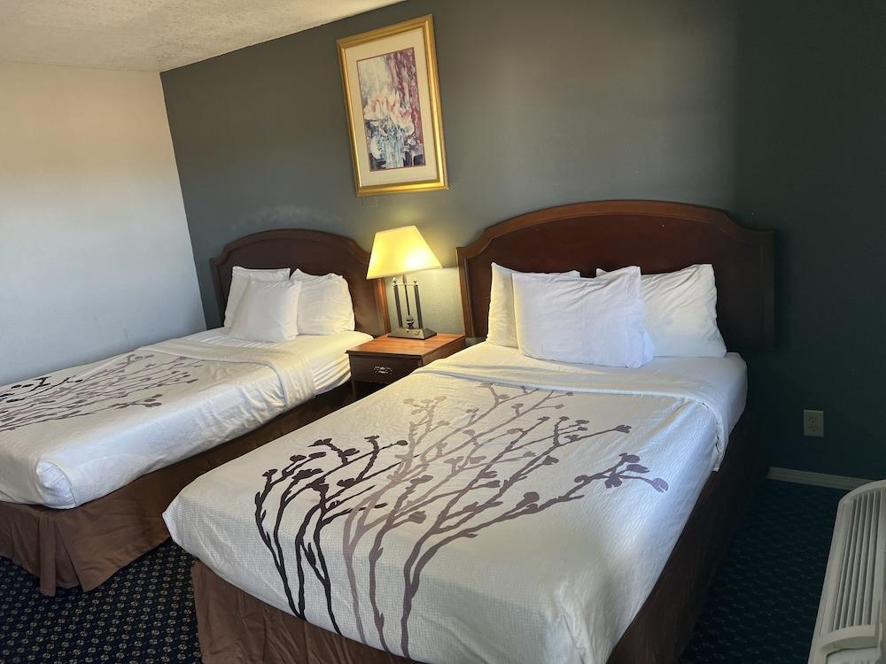 Greensburg Inn photo 28