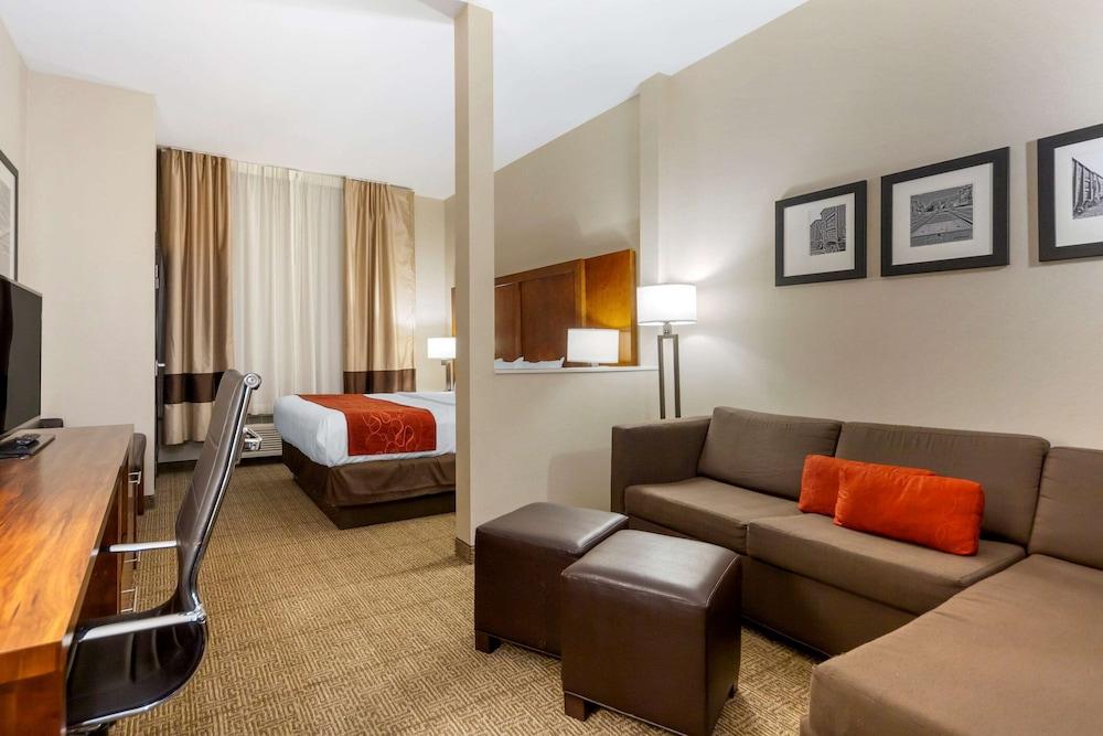 Comfort Suites La Vista - Omaha photo 12