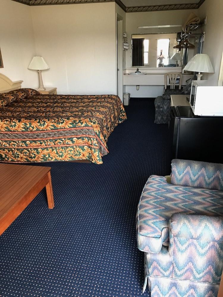 Claridge Inn photo 2