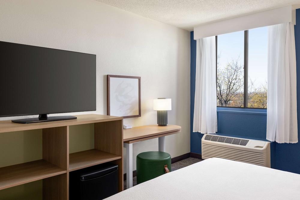 Spark by Hilton Germantown Washington DC North photo 19