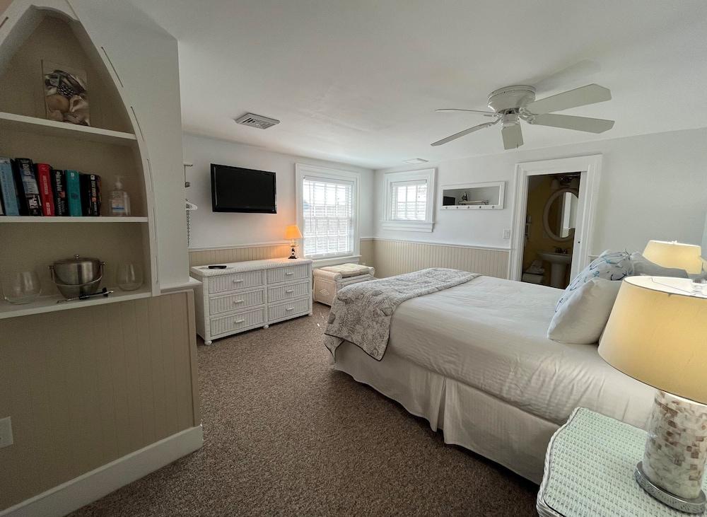 Beach Breeze Inn photo 4