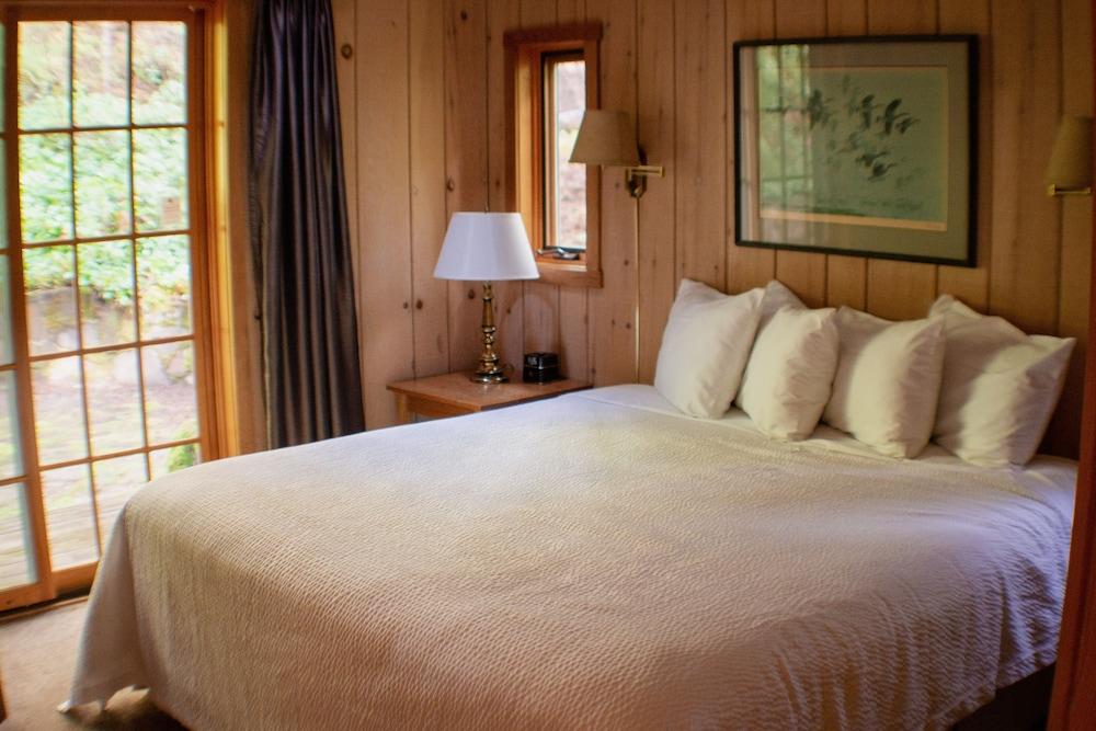 Steamboat Inn photo 10