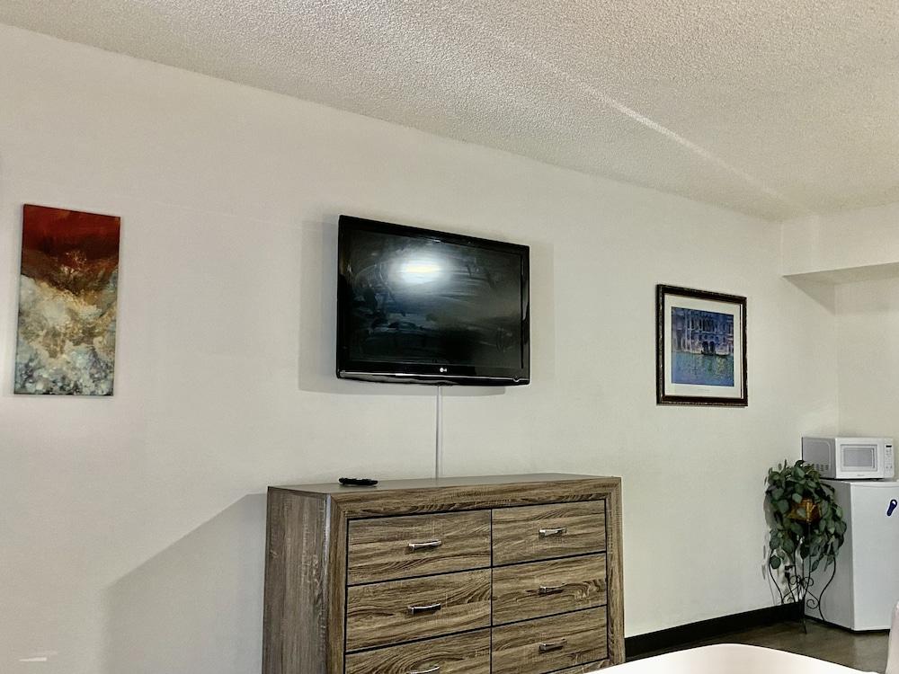 Siegel Slots and Suites photo 3