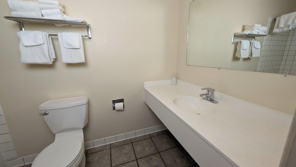 Restwel Motel photo 24