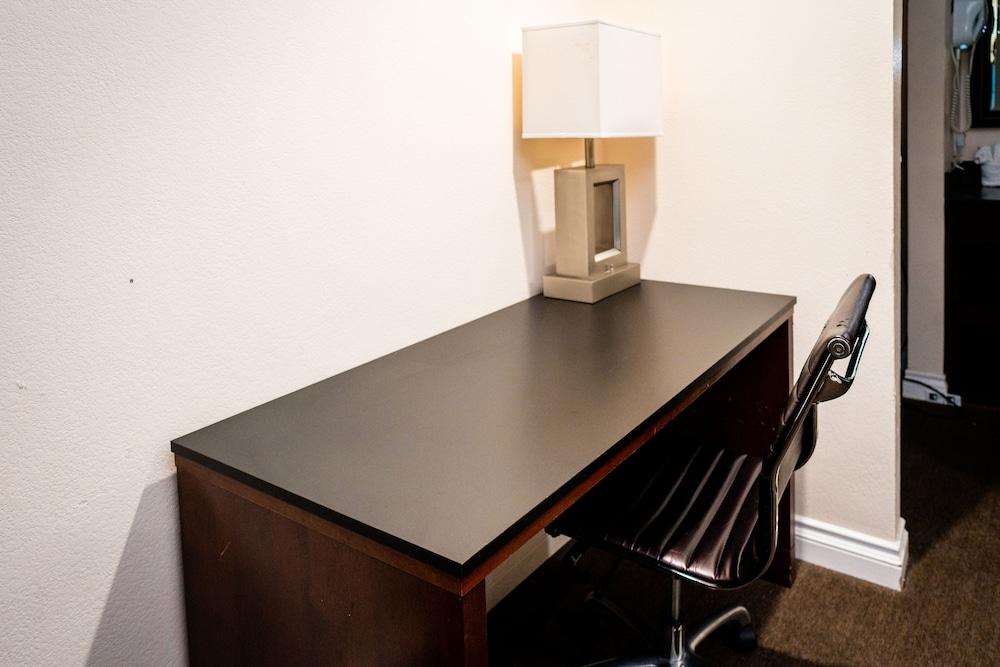 Gateway Inn Gardena photo 15