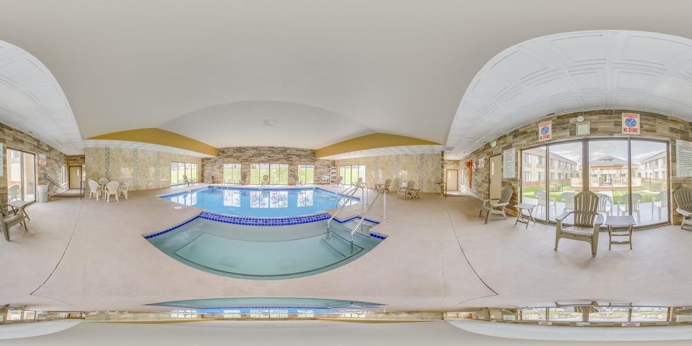AmericInn by Wyndham Fort Atkinson photo 16
