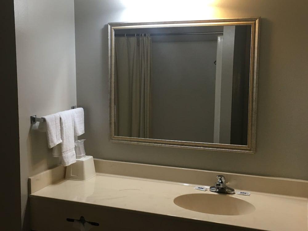 Sunset Inn photo 10