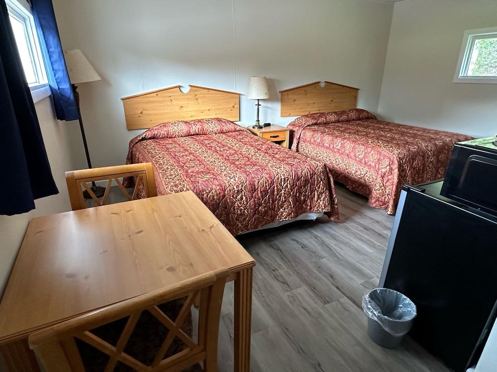 Oakdell Motel photo 25