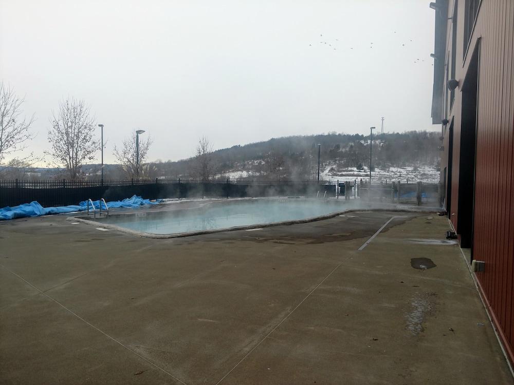 Hope Lake Lodge & Indoor Waterpark photo 75